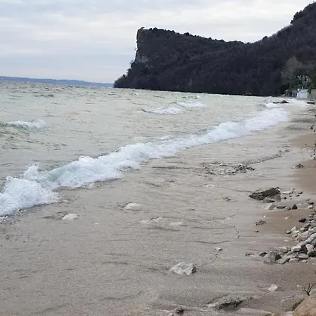 & Vicino Al Di Garda